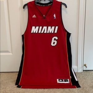 LEBRON JAMES jersey
